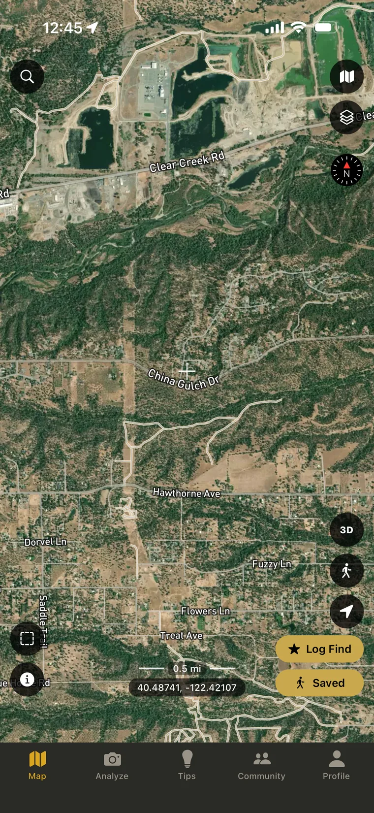 The map screen with the offline maps button, a dashed square icon, in the lower left corner